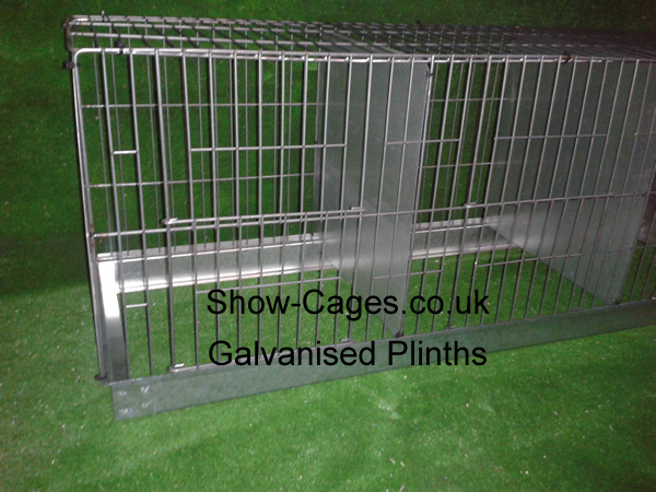 Designed to place the show cage on to prevent shavings being strewn on your penning shed floor. Show-Cages.co.uk can make these plinths to fit our show cages, slide out droppings drawers are another option, just ask